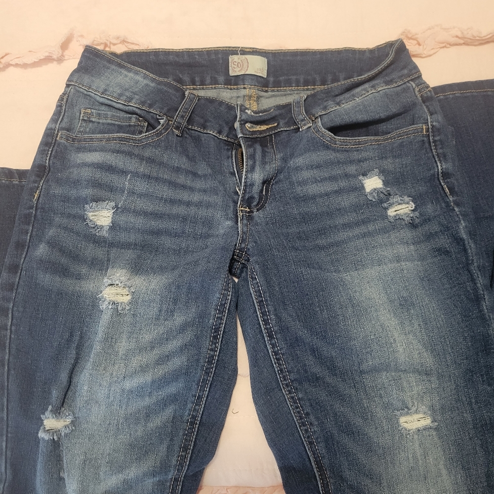 Distressed denim Capris